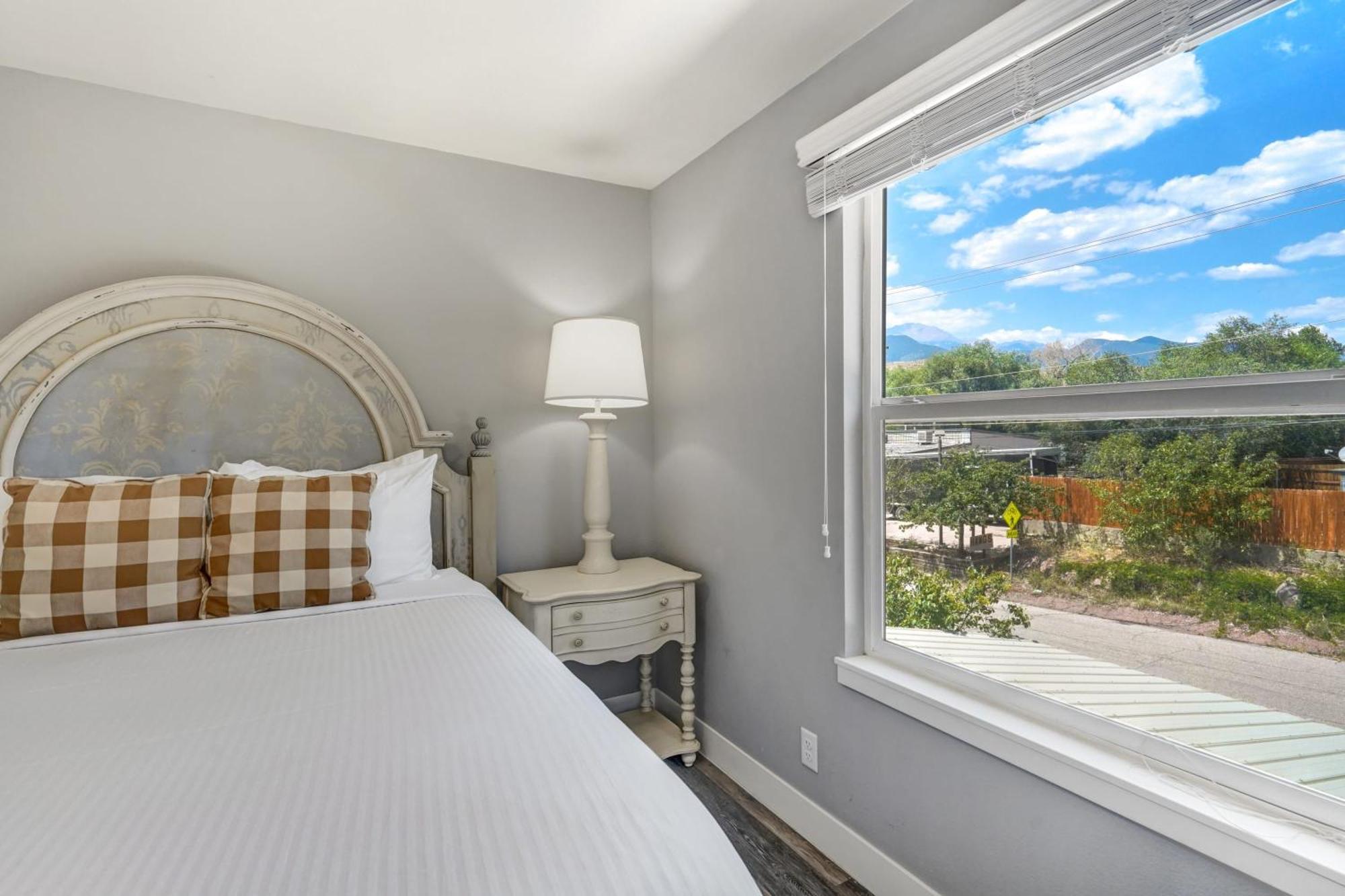 *H NEW!* Old Colorado City Traveler's Experience Colorado Springs Exterior foto